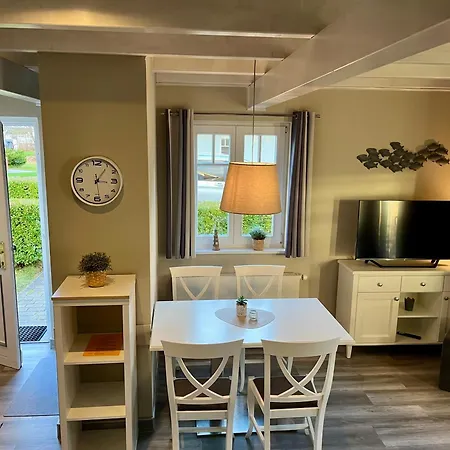 بيت للعطل Seepferdchen, 12a, Haus Zingst 12a *